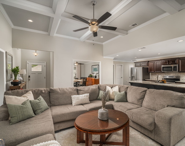 315 Creek Ridge Drive - Photo Thumbnail 6