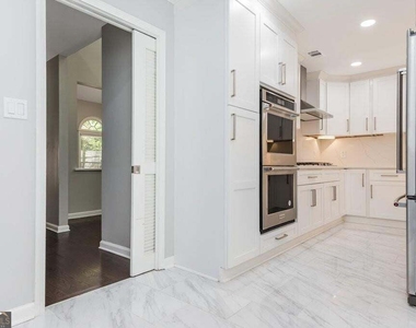 2914 Lenox Road Ne - Photo Thumbnail 9