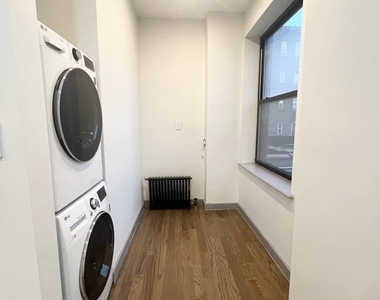 West 176th Street & St Nicholas Avenue - Photo Thumbnail 8