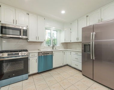 31 Hillside Ave - Photo Thumbnail 2