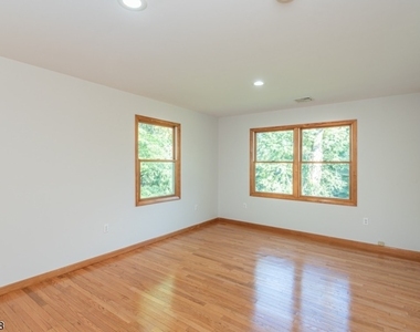 31 Hillside Ave - Photo Thumbnail 13