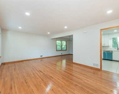 31 Hillside Ave - Photo Thumbnail 8