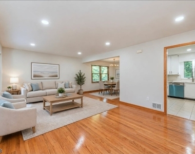 31 Hillside Ave - Photo Thumbnail 7