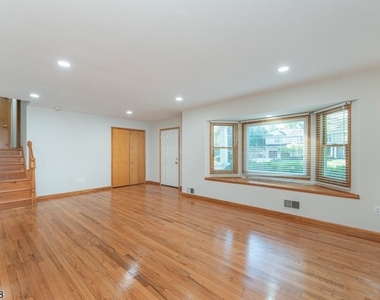 31 Hillside Ave - Photo Thumbnail 4