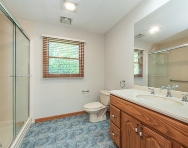 31 Hillside Ave - Photo Thumbnail 14
