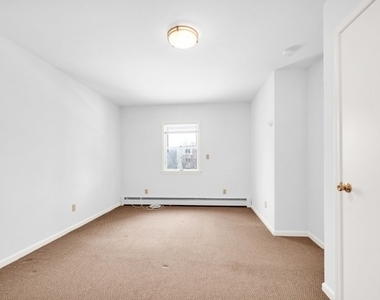 17 Olyphant Pl - Photo Thumbnail 14