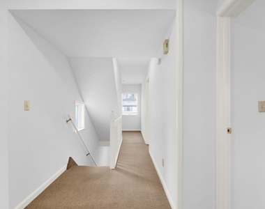 17 Olyphant Pl - Photo Thumbnail 5