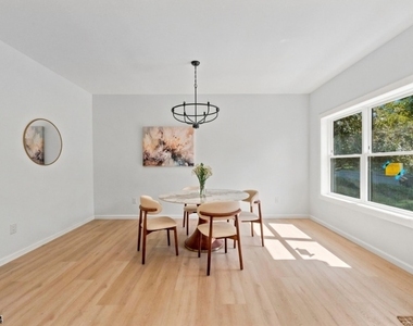 139 Main St - Photo Thumbnail 11