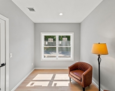 139 Main St - Photo Thumbnail 17