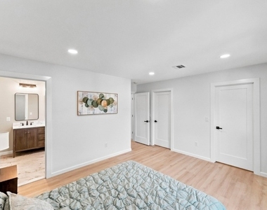 139 Main St - Photo Thumbnail 22