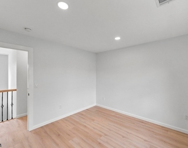 139 Main St - Photo Thumbnail 20