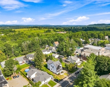 139 Main St - Photo Thumbnail 40