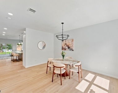 139 Main St - Photo Thumbnail 10