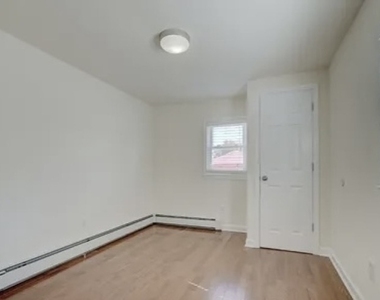 443 Downer St - Photo Thumbnail 8