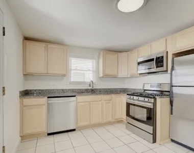 443 Downer St - Photo Thumbnail 6
