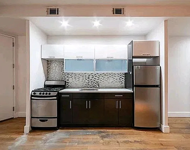 30 Claver Place - Photo Thumbnail 3