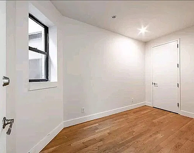 30 Claver Place - Photo Thumbnail 4