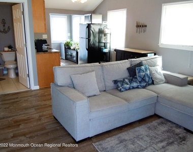 223 Butler Boulevard - Photo Thumbnail 5