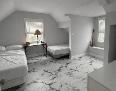 10 Cambell Court - Photo Thumbnail 7