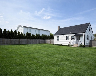 10 Cambell Court - Photo Thumbnail 1
