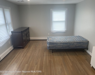 363 Lake Avenue - Photo Thumbnail 14