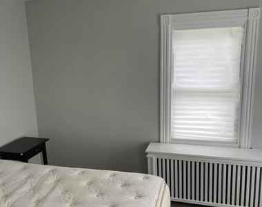 363 Lake Avenue - Photo Thumbnail 8