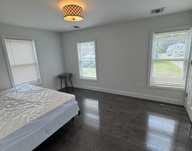 215 Cedar Street - Photo Thumbnail 6