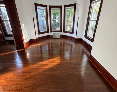 92 Broadway - Photo Thumbnail 6