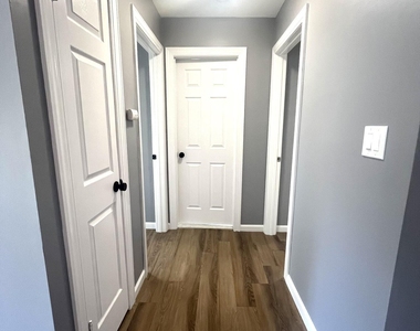 42 Diane Drive - Photo Thumbnail 11