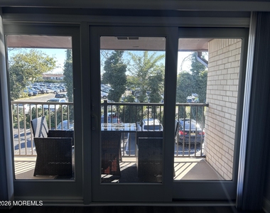 330 Shore Drive - Photo Thumbnail 17