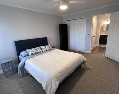 330 Shore Drive - Photo Thumbnail 11