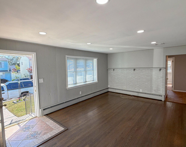 95 Liberty Place - Photo Thumbnail 15