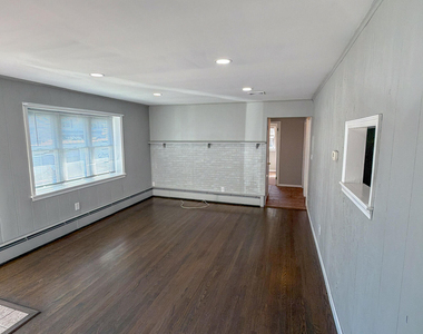 95 Liberty Place - Photo Thumbnail 16