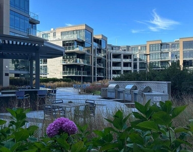 15 Morris Avenue - Photo Thumbnail 12