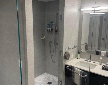 15 Morris Avenue - Photo Thumbnail 10