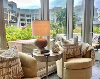15 Morris Avenue - Photo Thumbnail 6