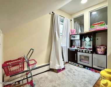 196 Milton Avenue - Photo Thumbnail 10