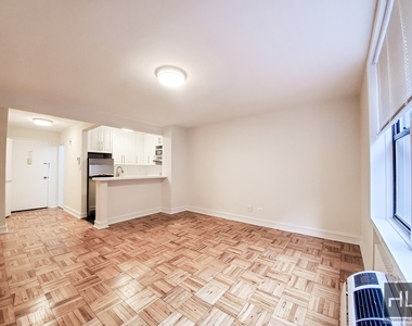 West 16 Street - Photo Thumbnail 1