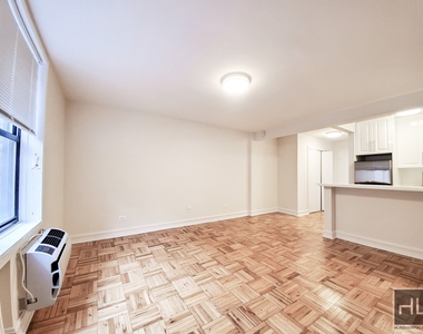 West 16 Street - Photo Thumbnail 2