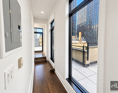 West 55 Street - Photo Thumbnail 8