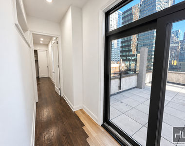 West 55 Street - Photo Thumbnail 7