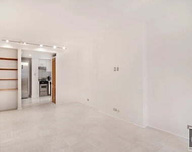 West 58th Street - Photo Thumbnail 9