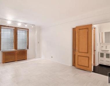 West 58th Street - Photo Thumbnail 8