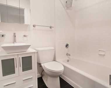 West 58th Street - Photo Thumbnail 3