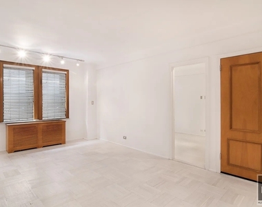West 58th Street - Photo Thumbnail 7