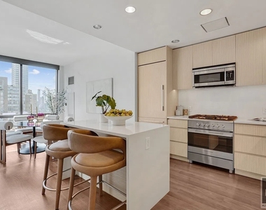 West 67th Street - Photo Thumbnail 2