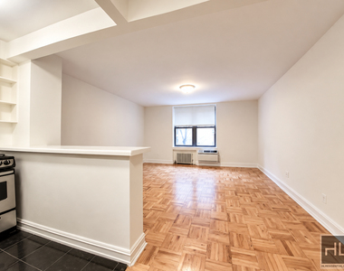 West 16 Street - Photo Thumbnail 2