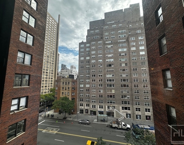 East 79th Street - Photo Thumbnail 8