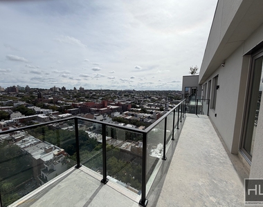 4 Avenue - Photo Thumbnail 19