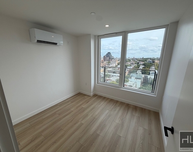 4 Avenue - Photo Thumbnail 5